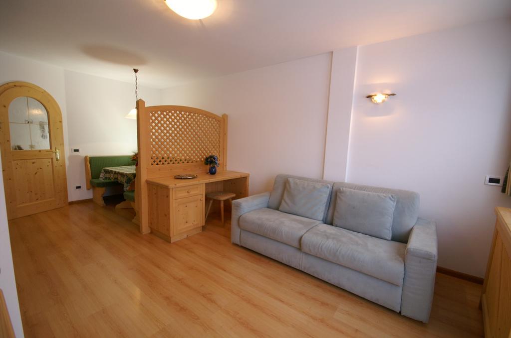 Appartamenti Residence Pars บาเดีย ภายนอก รูปภาพ