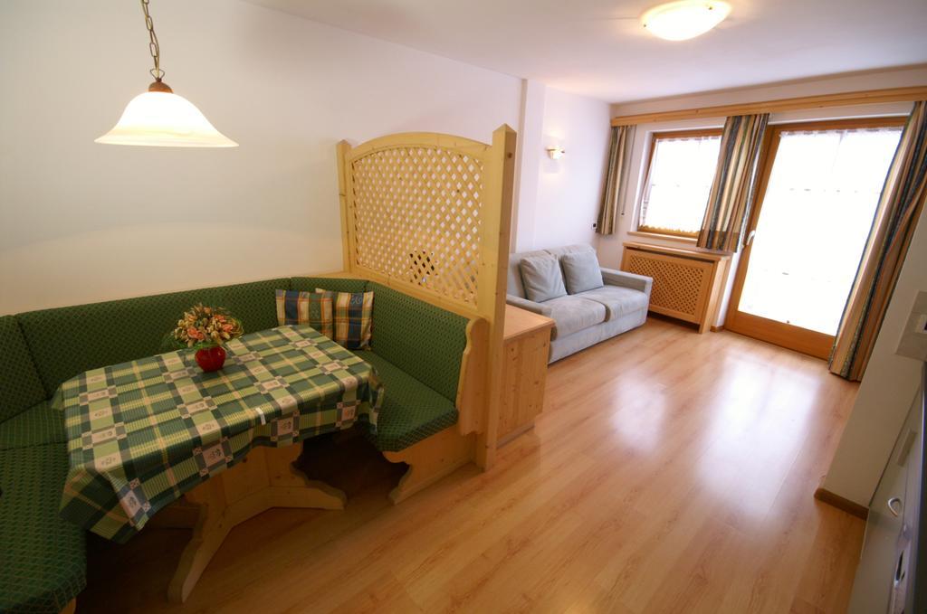 Appartamenti Residence Pars บาเดีย ภายนอก รูปภาพ