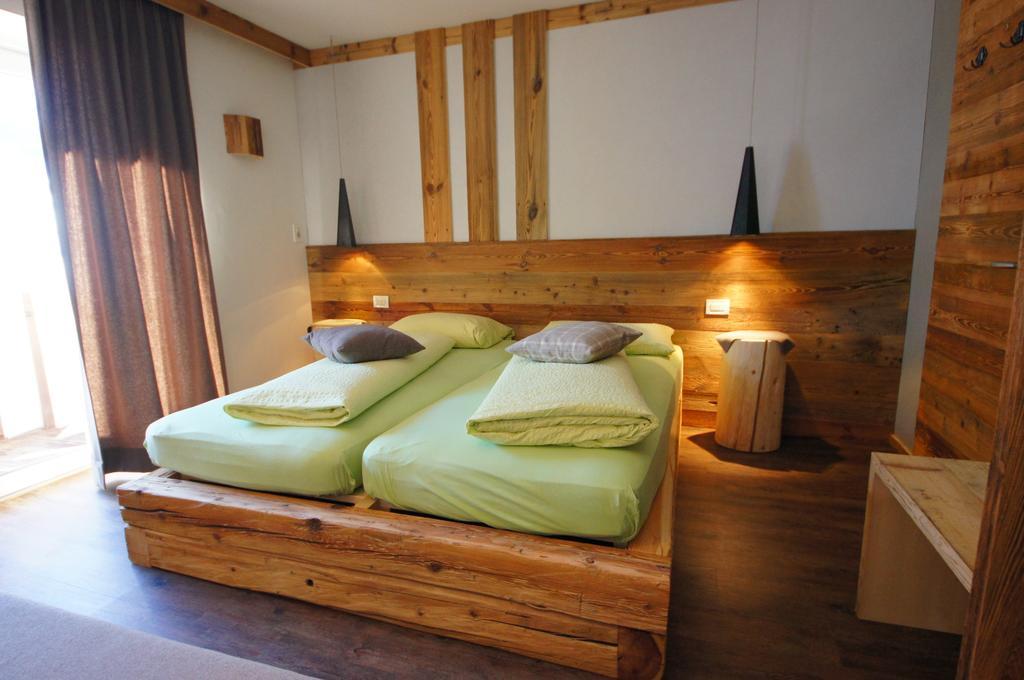 Appartamenti Residence Pars บาเดีย ภายนอก รูปภาพ