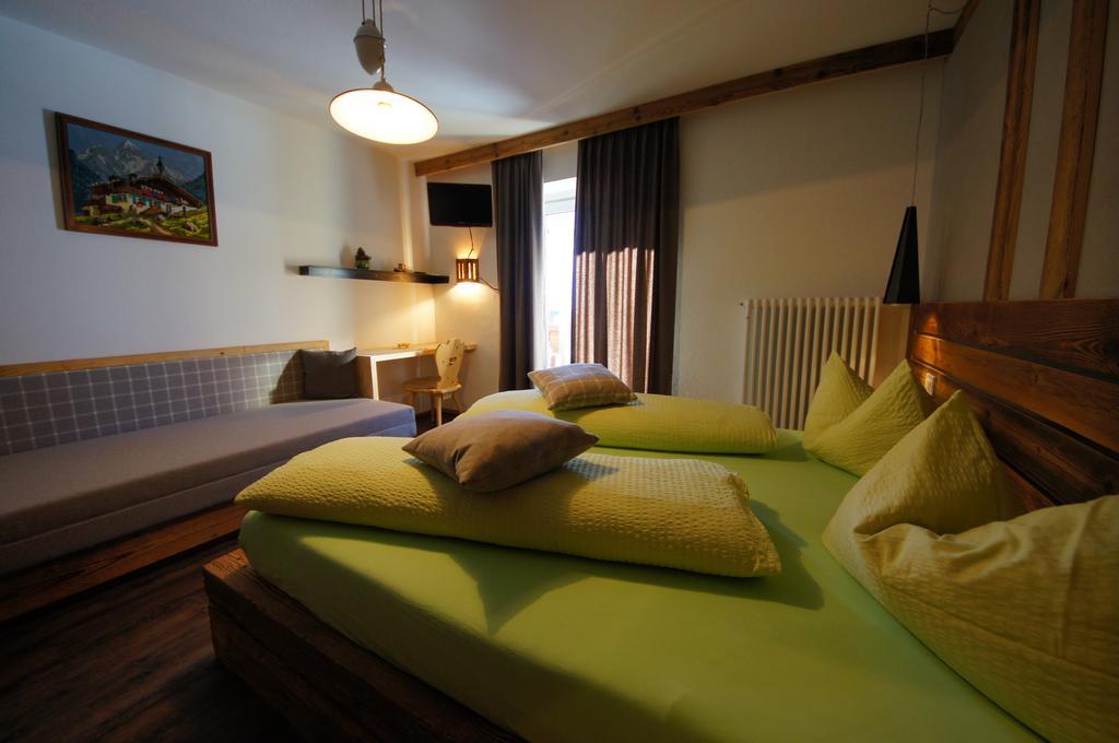 Appartamenti Residence Pars บาเดีย ภายนอก รูปภาพ