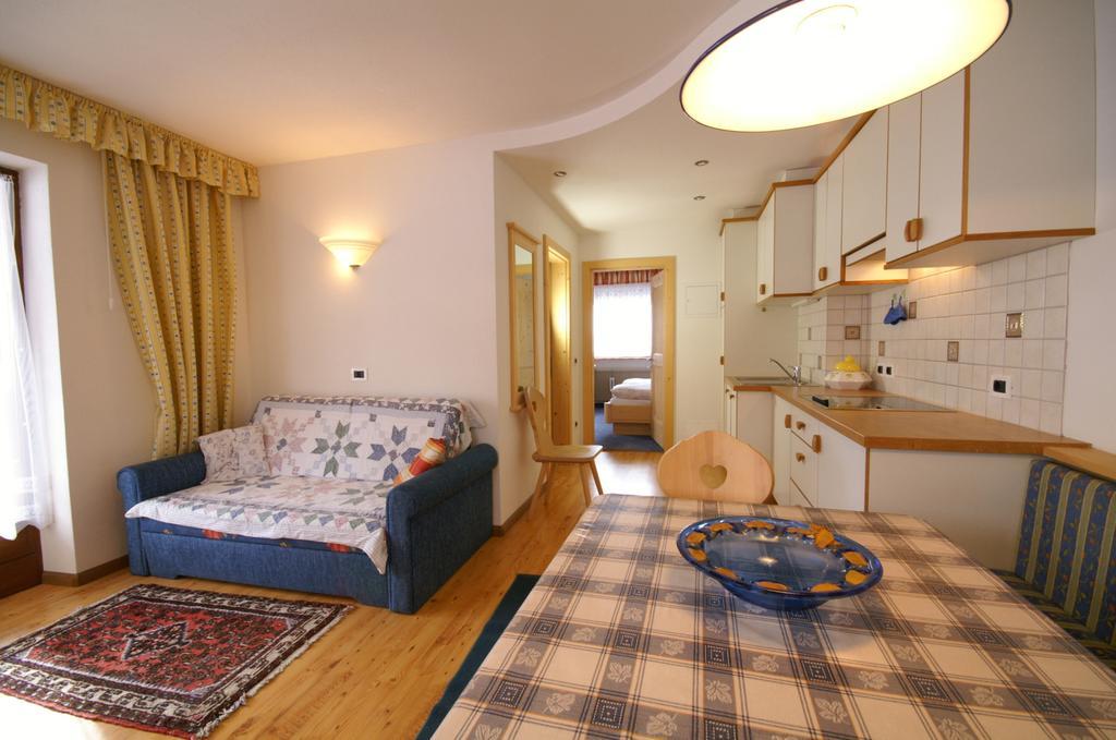 Appartamenti Residence Pars บาเดีย ภายนอก รูปภาพ