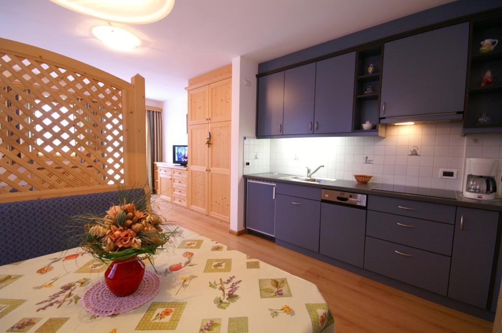 Appartamenti Residence Pars บาเดีย ภายนอก รูปภาพ