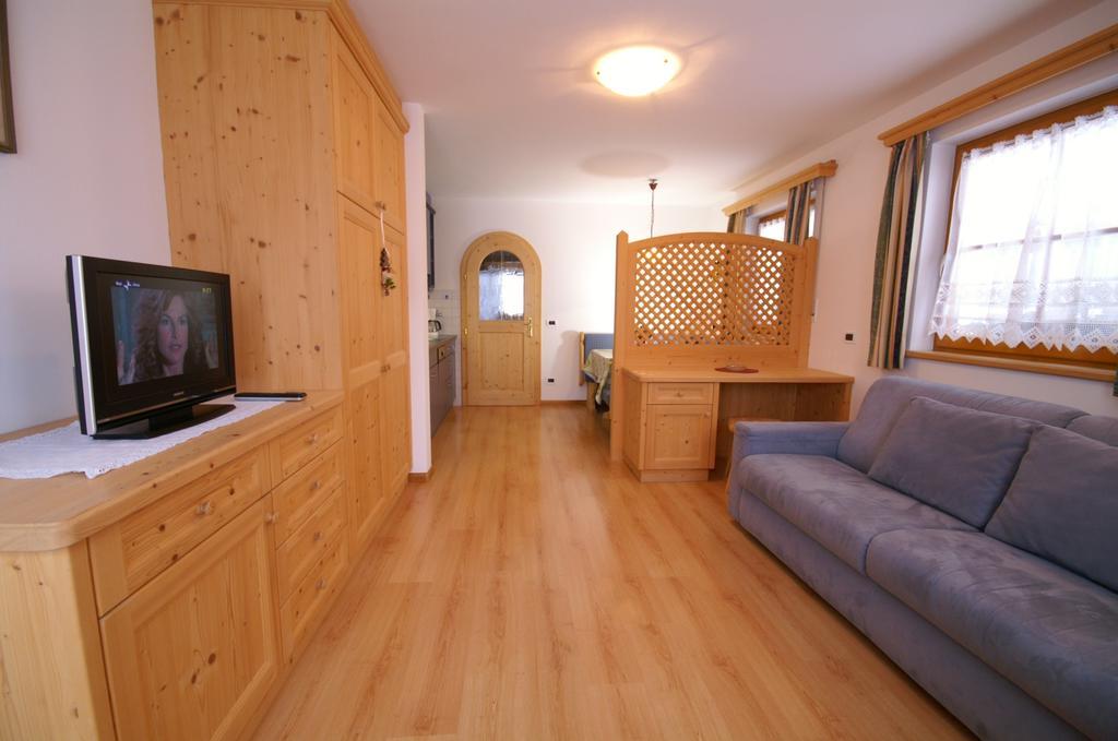 Appartamenti Residence Pars บาเดีย ภายนอก รูปภาพ